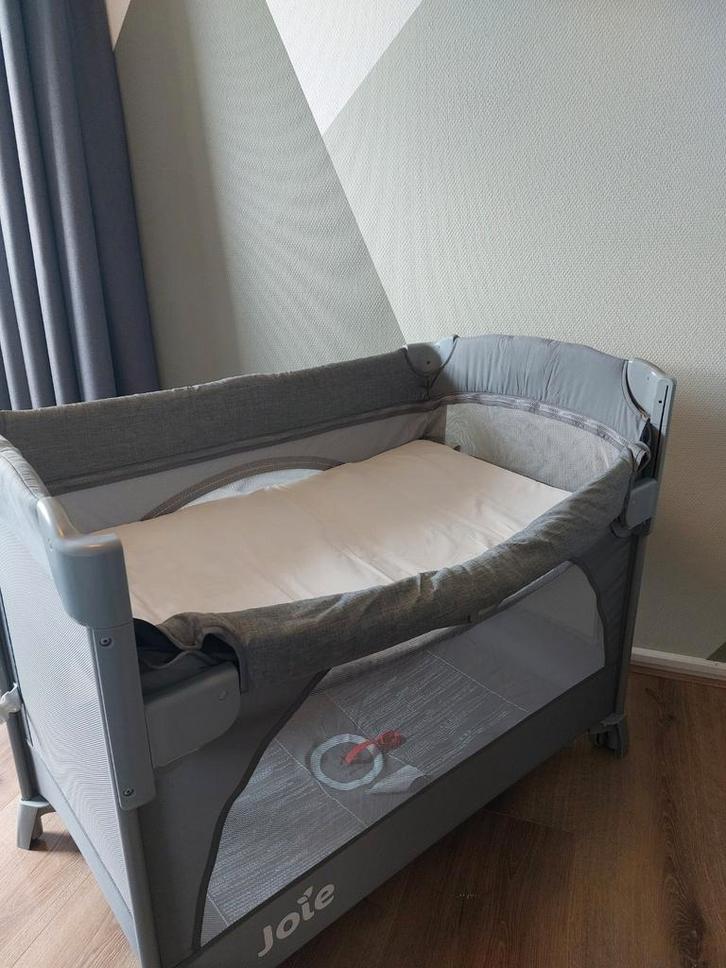 Joie Kubbie Sleep Co-sleeper / Campingbedje, Kinderen en Baby's, Babywiegjes en Ledikanten, Zo goed als nieuw, Reisbedje, Ophalen