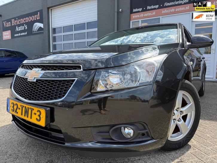 Chevrolet Cruze 1.6 LT met parkeersensoren en trekhaak en na, Auto's, Chevrolet, Bedrijf, Te koop, Cruze, ABS, Airbags, Airconditioning