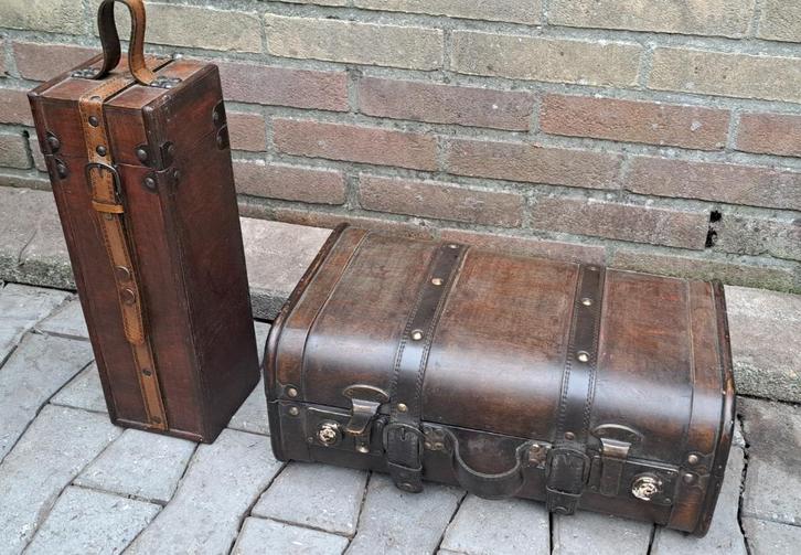 te koop 1 bruine wijn koffer en 1 bruine grote koffer, Huis en Inrichting, Woonaccessoires | Kisten, Zo goed als nieuw, Minder dan 50 cm
