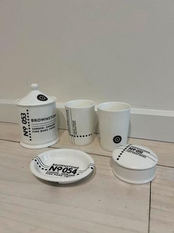 Witte Keramiek Badkamerset Brownstone London beschikbaar voor biedingen