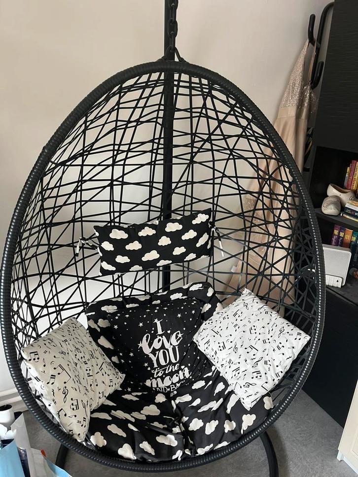 Ei stoel, Tuin en Terras, Tuinstoelen, Zo goed als nieuw, Ophalen