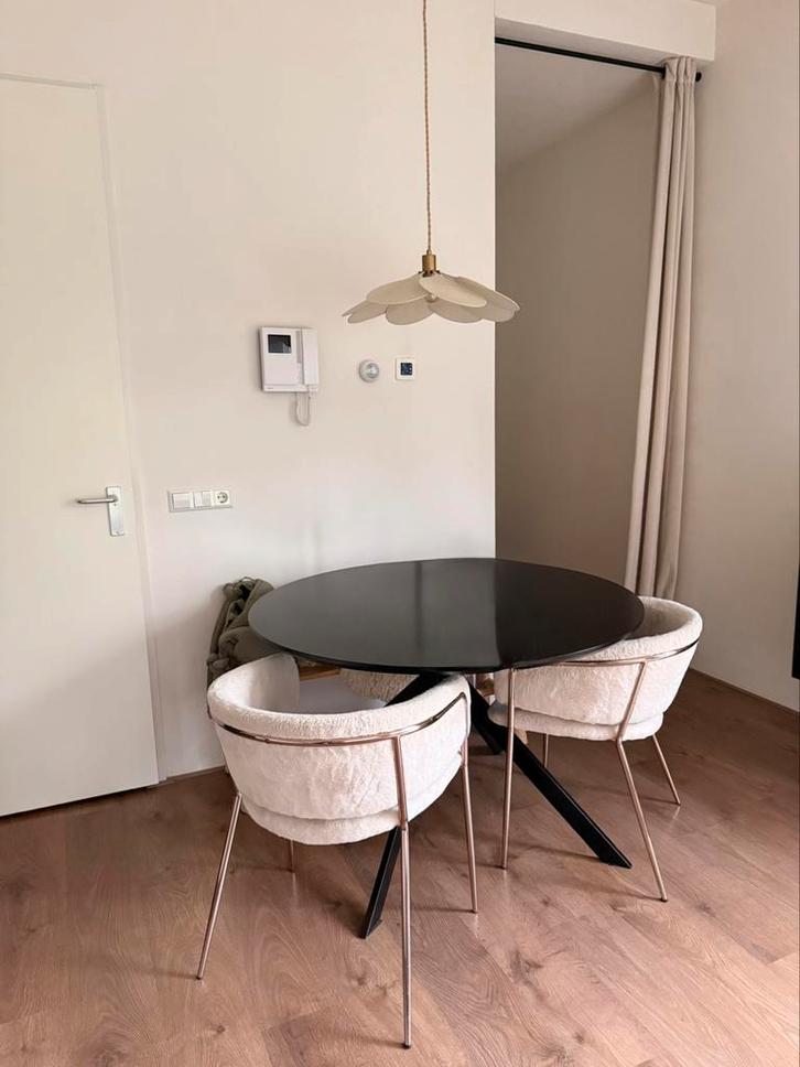 2 kuipstoelen, beige en zacht, Huis en Inrichting, Stoelen, Zo goed als nieuw, Twee, Stof, Wit, Ophalen
