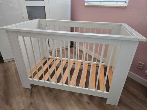 Babykamer wit in goede staat, Kinderen en Baby's, Kinderkamer | Complete kinderkamers, Gebruikt, Jongetje of Meisje, Ophalen