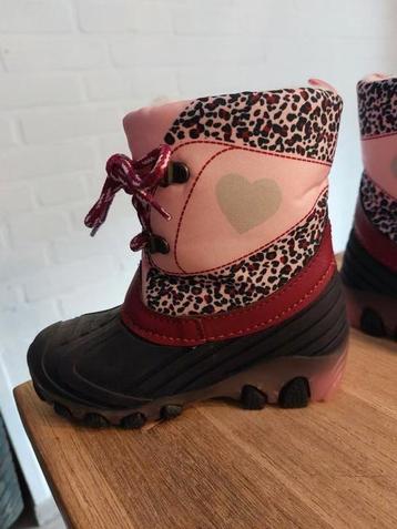ZO GOED ALS NIEUW! Snowboots met licht mt 25 beschikbaar voor biedingen