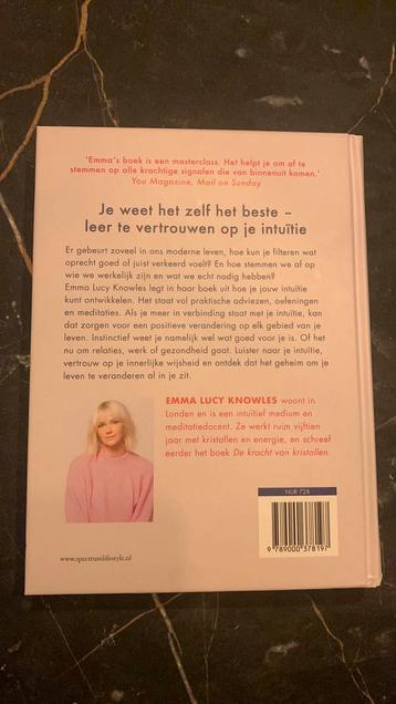 Emma Lucy Knowles - Vertrouw op je intuïtie beschikbaar voor biedingen