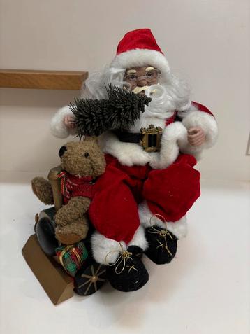 Luxe Kerstman decoratie op houten trein beschikbaar voor biedingen