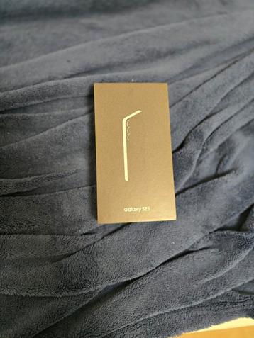 Samsung Galaxy S25 256GB Zwart - Nieuw! beschikbaar voor biedingen
