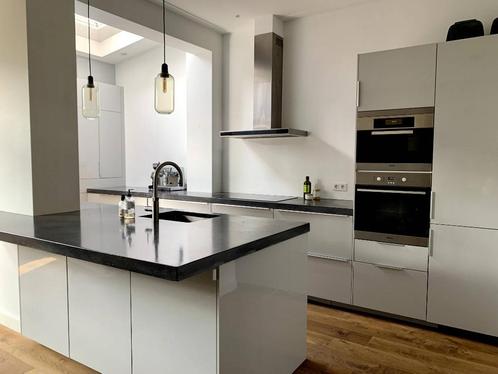Keuken Ikea hoogglans grijs, Huis en Inrichting, Keuken | Complete keukens, Gebruikt, Dubbelwandige keuken, Grijs, Graniet of Steen