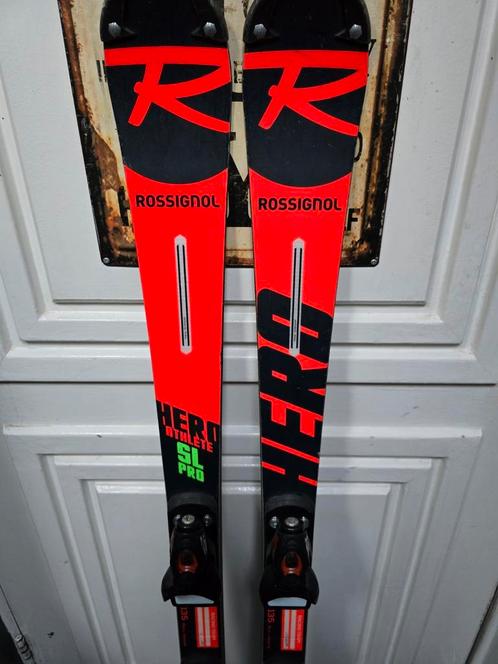 135cm Junior expert ROSSIGNOL HERO ATHLETE SL PRO, Sport en Fitness, Skiën en Langlaufen, Zo goed als nieuw, Ski's, Skiën, Carve