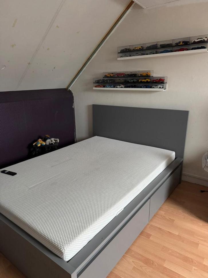 Ikea Malm bed met Lönset lattenbodem en Åbygda matras, Huis en Inrichting, Slaapkamer | Bedden, Gebruikt, Tweepersoons, 140 cm