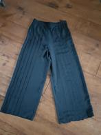 Zwarte plissé broek, maat L, Zwart, Maat 42/44 (L), Ophalen of Verzenden, Lang