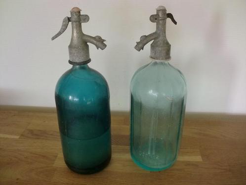 2 oude decoratieve spuitwaterflessen, in één koop, Antiek en Kunst, Curiosa en Brocante, Ophalen