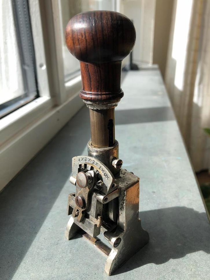 Antieke werkende numeroteur doortelstempel - houten handvat, Antiek en Kunst, Antiek | Kantoor en Zakelijk, Ophalen of Verzenden