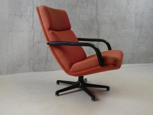 2x Artifort F154 Design Fauteuil | Oranje | vijfpoot | izgs, Huis en Inrichting, Fauteuils, Zo goed als nieuw, Kunststof, Metaal