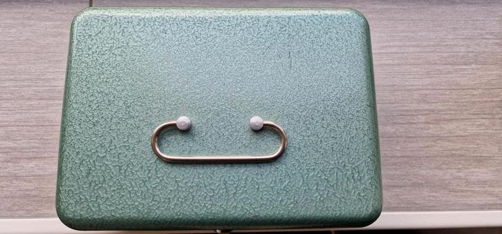 Geldkistje met 2 sleutels - Goedwerkend!, Huis en Inrichting, Brandblussers en Brandkasten, Gebruikt, Brandkast, Ophalen of Verzenden