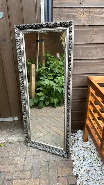 Mooie klassieke spiegel 110x45 cm beschikbaar voor biedingen