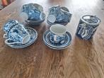 Servies lange lijs 12 schoteltjes 11 kopjes en theepotje, Antiek en Kunst, Antiek | Servies los, Ophalen of Verzenden