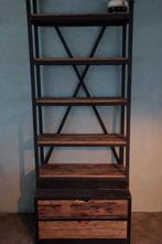 Industriële kast met Ladder, Ophalen, Zo goed als nieuw