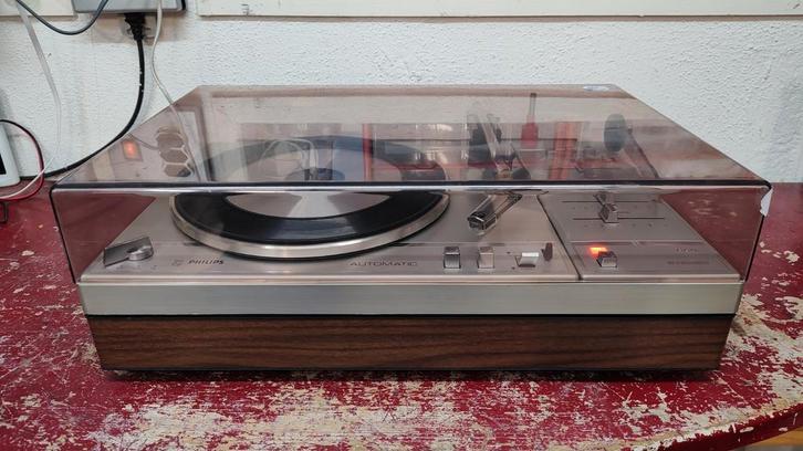 Philips 660 platenspeler met ingebouwde versterker (defect), Audio, Tv en Foto, Platenspelers, Niet werkend, Platenspeler, Philips