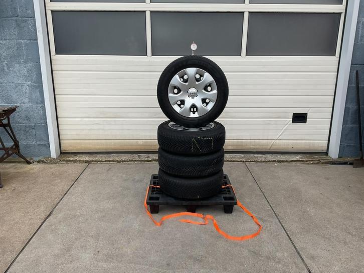 Opel - Corsa + Div.  M + S.  Winterset. 195 - 65 - 15., Auto-onderdelen, Banden en Velgen, Banden en Velgen, Winterbanden, 15 inch