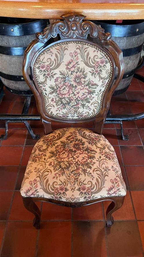 Antieke Klassieke Stoel Massief Hout met Bloemenstof, Antiek en Kunst, Antiek | Meubels | Stoelen en Banken, Ophalen