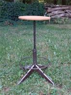 Oude Vintage Industriele Kruk Tafeltje, Huis en Inrichting, Krukjes, N, Ophalen of Verzenden, N, Hout