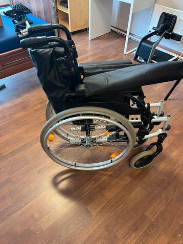 Rolstoel beschikbaar voor biedingen
