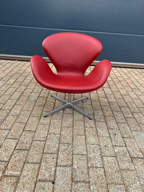 Fritz Hansen Swan chair in Indian Red leder, NIEUW!!!, Huis en Inrichting, Fauteuils, Nieuw, Ophalen of Verzenden