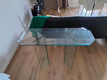 Glazen Gangtafel beschikbaar voor biedingen