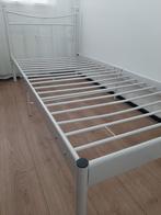 Bed 200cm x 90cm in nieuwe staat, Huis en Inrichting, Slaapkamer | Bedden, 90 cm, Eenpersoons, Metaal, Zo goed als nieuw
