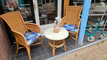 Rieten Stoelen Set met Tafeltje beschikbaar voor biedingen