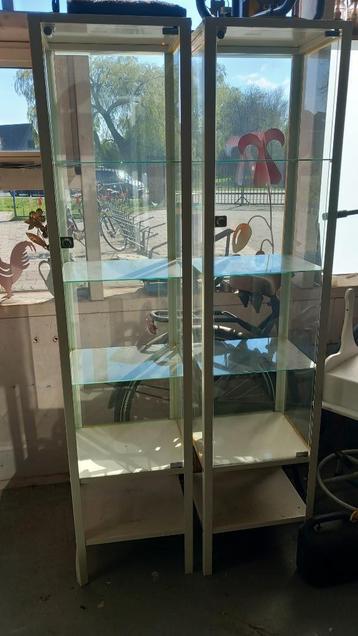 Te koop 2x vitrine kast (175 cm hoog)
