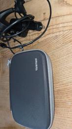 Tomtom go essential, met lader en accessoires, Ophalen of Verzenden