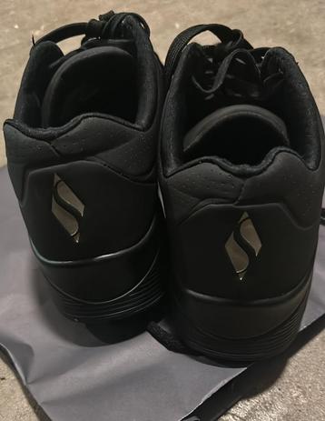 Skechers maat 40 beschikbaar voor biedingen