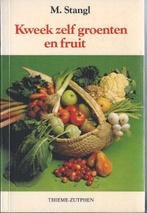 Kweek zelf groente en fruit. DCoor M.Strangl, Ophalen of Verzenden, Zo goed als nieuw