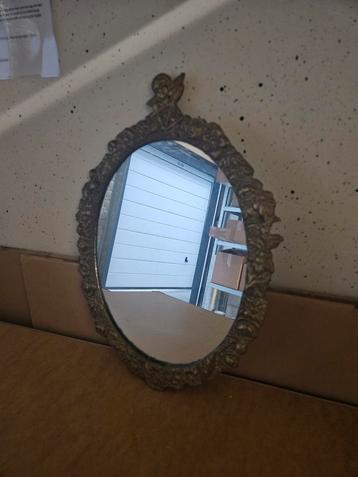 Vintage Spiegel met koper omlijsting, in zeer goede staat beschikbaar voor biedingen