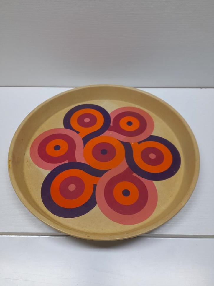 Retro Dienblad met Kleurrijk Design, Huis en Inrichting, Woonaccessoires | Dienbladen, Gebruikt, Metaal, Rond, Ophalen of Verzenden