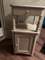 Antiek geverfd nachtkastje, Huis en Inrichting, Slaapkamer | Nachtkastjes, Ophalen, Gebruikt, Minder dan 45 cm, 70 cm of meer