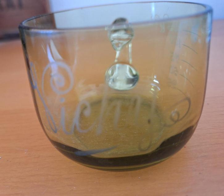 antiek groen glas uit Vichy - gebruikt kuuroord -gegraveerd, Antiek en Kunst, Antiek | Glas en Kristal, Ophalen