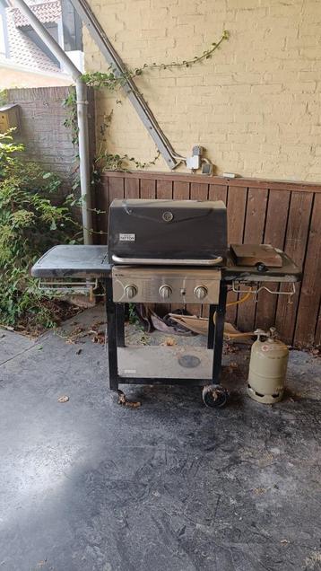 werkende gasbbq beschikbaar voor biedingen