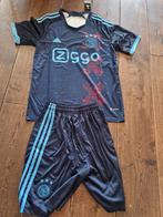 Ajax speciale set in maat S of M, Sport en Fitness, Voetbal, Nieuw, Set, Ophalen of Verzenden