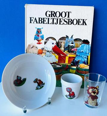 De Fabeltjeskrant/boek & serviesgoed beschikbaar voor biedingen