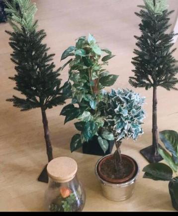 8 stuks prachtige Kunstplanten Moet weg  beschikbaar voor biedingen
