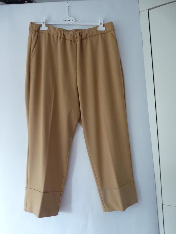  Beige broek met wijde pijp en omslag 3/4 lengte capri C&A, Kleding | Dames, Broeken en Pantalons, Zo goed als nieuw, Maat 46/48 (XL) of groter