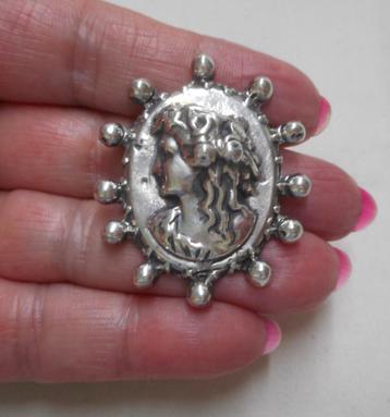 Zilveren antieke massieve broche nr.1398 beschikbaar voor biedingen