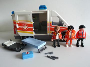 Playmobil ambulance beschikbaar voor biedingen
