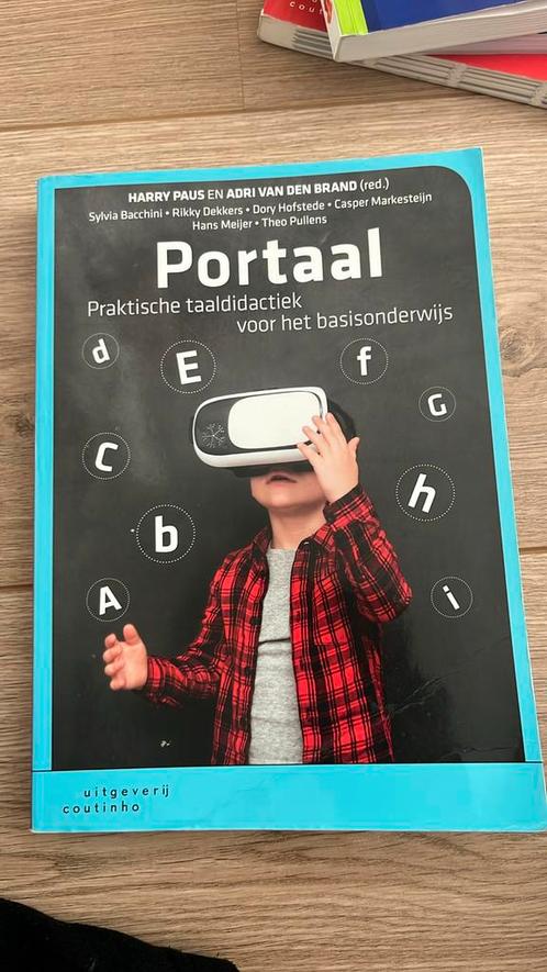 Adri van den Brand - Portaal, Boeken, Wetenschap, Zo goed als nieuw, Sociale wetenschap, Ophalen of Verzenden
