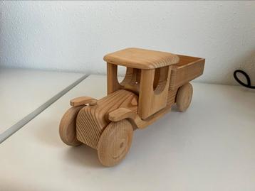 Vintage houten vrachtwagen jaren ‘80 beschikbaar voor biedingen