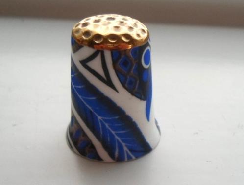 Vingerhoed porselein. Birchcroft. Made in Gr. Britain., Verzamelen, Vingerhoedjes, Zo goed als nieuw, Porselein, Ophalen of Verzenden