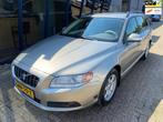 Volvo V70 2.5FT Momentum 200pk, Auto's, Volvo, Voorwielaandrijving, Gebruikt, Bruin, Leder en Stof